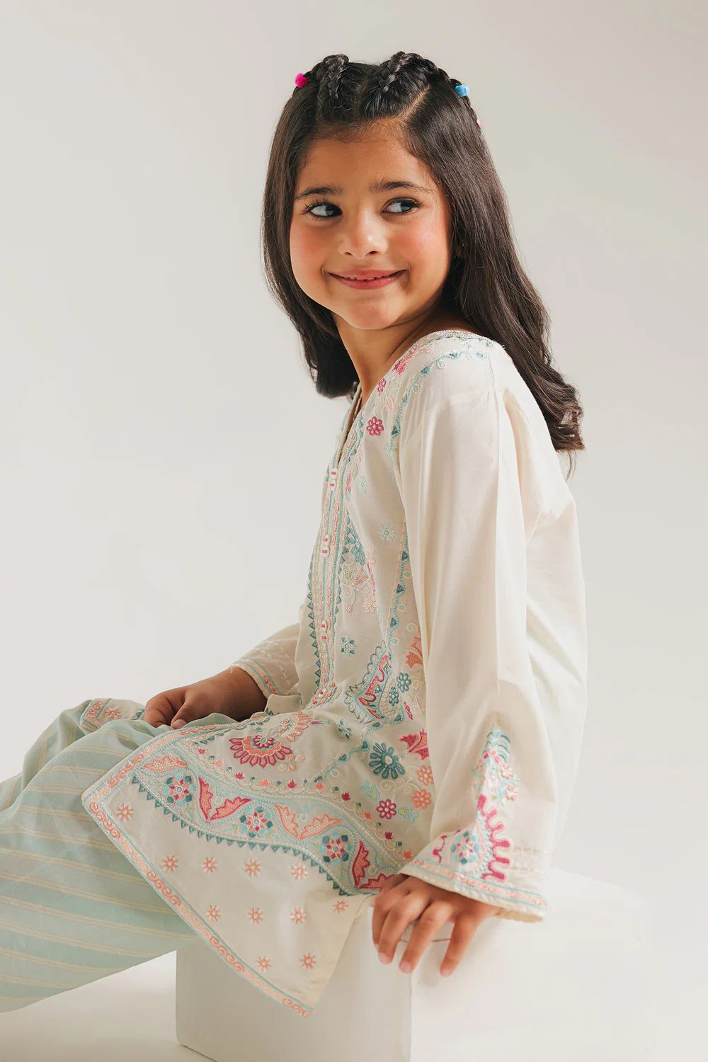 Ethnic kids wear white emb 2pc readymade suit