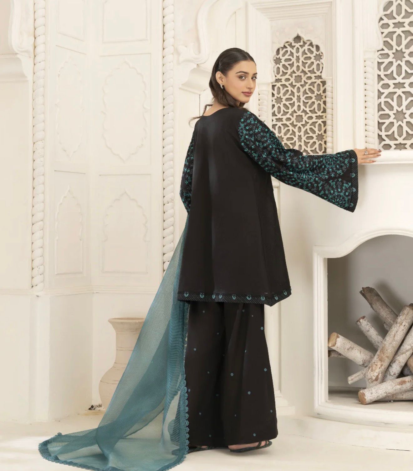 ZARKUN CASUAL BLACK AND BLUE EMB 3PC SUIT