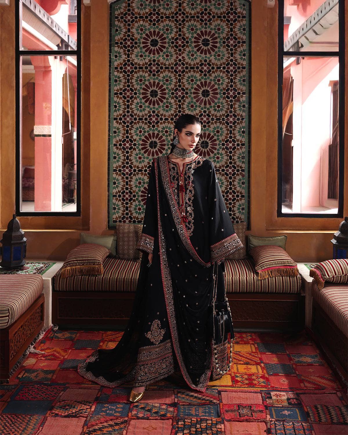 Mushq Nuvera Raw Silk 26/Vol 2/Carmine Jewel/D 06/Black