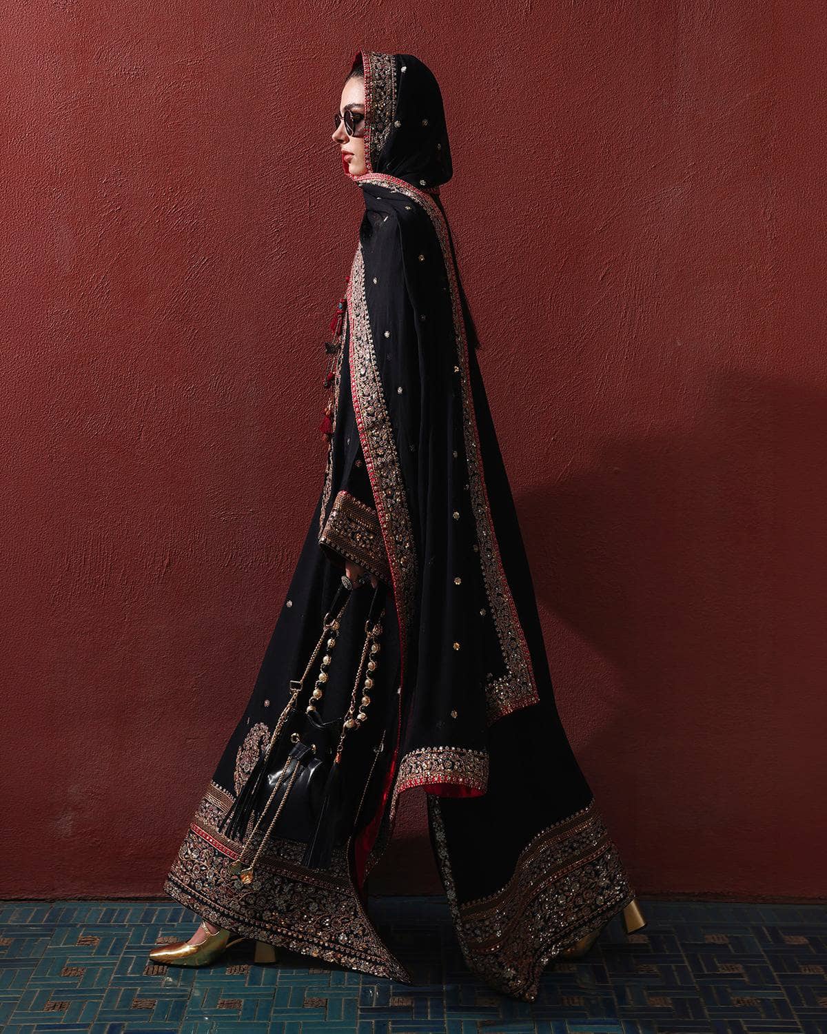 Mushq Nuvera Raw Silk 26/Vol 2/Carmine Jewel/D 06/Black
