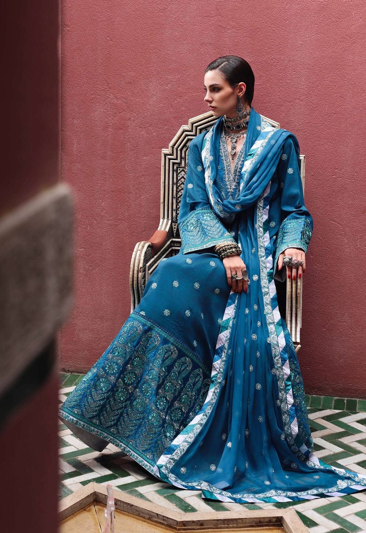 Mushq Nuvera Raw Silk 26/Vol 2/Rogue Sapphire/D 01/Teal