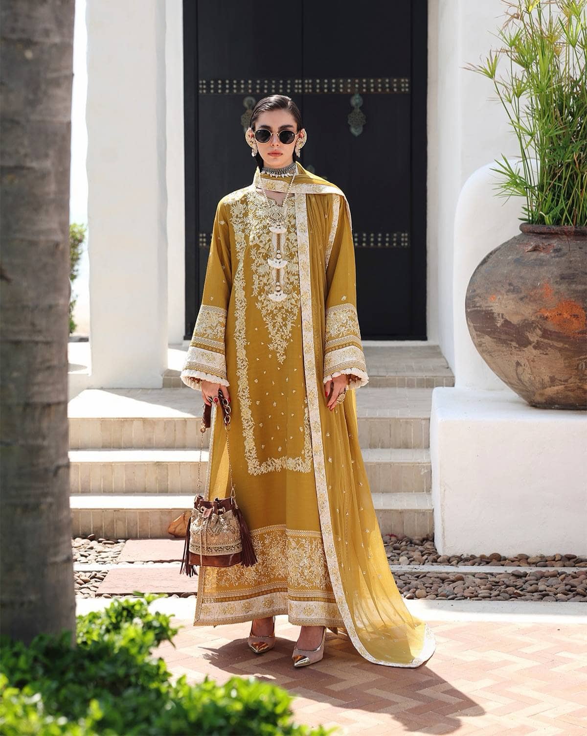 Mushq Nuvera Raw Silk 26/Vol 2/Rosalie Crown/D 07/Yellow